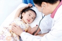 Kinh nghiệm chăm sóc  trẻ bị sốt virut khi giao mùa